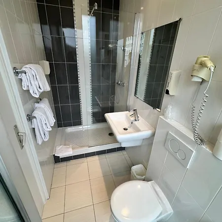 Richmond Gare Du Nord Hotel 2*