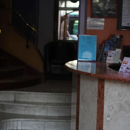 Richmond Gare Du Nord